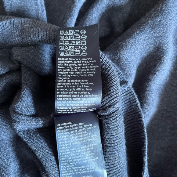 Tommy Hilfiger Men's Adaptive Cardigan with Magnetic Buttons - Picture 6 of 10